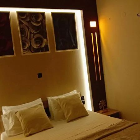 Zante Lagos Homes Treehouse And