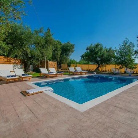 Zante Lagos Homes Treehouse And Willa *