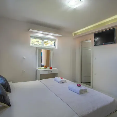 Willa Zante Lagos Homes Treehouse And *