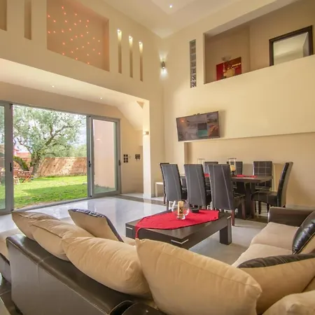 Villa Zante Lagos Homes Treehouse And