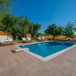 Zante Lagos Homes Treehouse And Vilă *